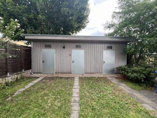 Remisenanteil (rechts), davor Gemeinschaftsfläche