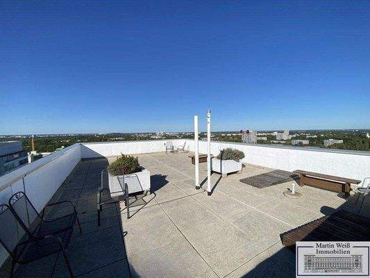 Blick auf eine Dachterrasse