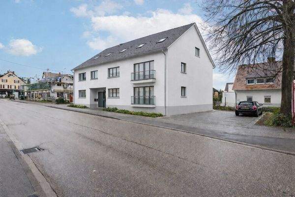 Straßenansicht Visualisierung/ Staging als Wohnhaus