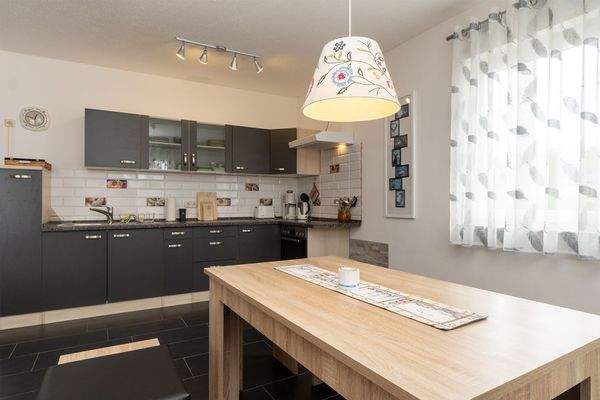 Essbereich mit offener Küche