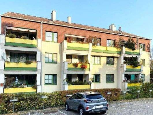 Haus mit Loggia (rechts oben)