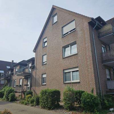 Ansicht Eigentumswohnung mit Balkon in Hochpaterre