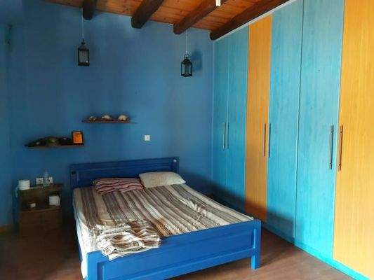 Kreta, Mochlos: Dreistöckige Wohnung direkt am Meer zu verkaufen