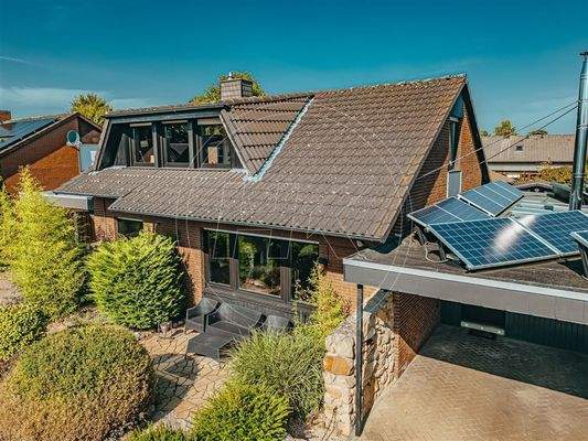 Carport und Zufahrt 2. Wohneinheit