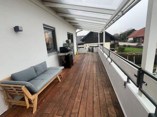 überdachter Balkon im OG