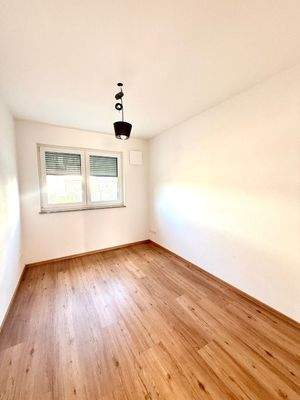 Kinderzimmer/Gästezimmer/Büro