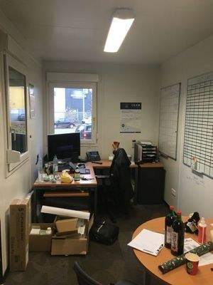 Büro 2 im angrenzenden Container