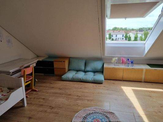 Kinderzimmer DG links