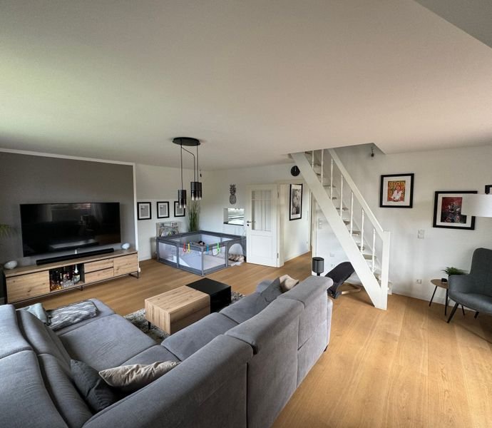 6 Zimmer Wohnung in Hamburg (Hummelsbüttel)