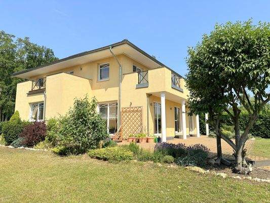 stilvolle Außenanlagen