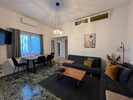 Kreta: Neu renoviertes Haus mit zwei Wohnungen in Milatos