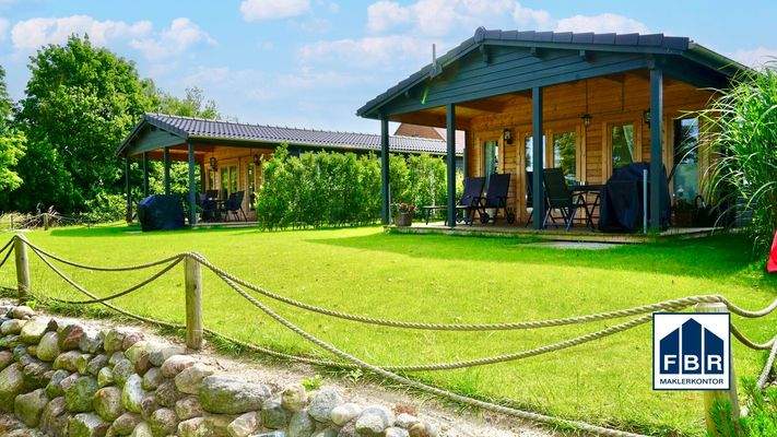 Ferienobjekte mit Terrassen und Seeblick