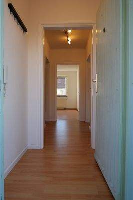 Blick von Eingangstür in die Wohnung