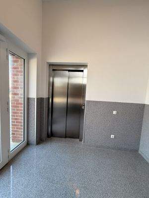 Fahrstuhl unten.JPG