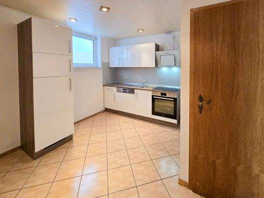 Küche mit Abstellraum