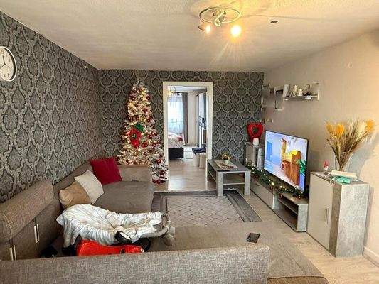 Wohn-/Esszimmer (DG)