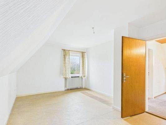 Zimmer mit Flur - Lütt Immobilien - Selent
