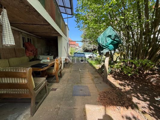 überdachte Terrasse