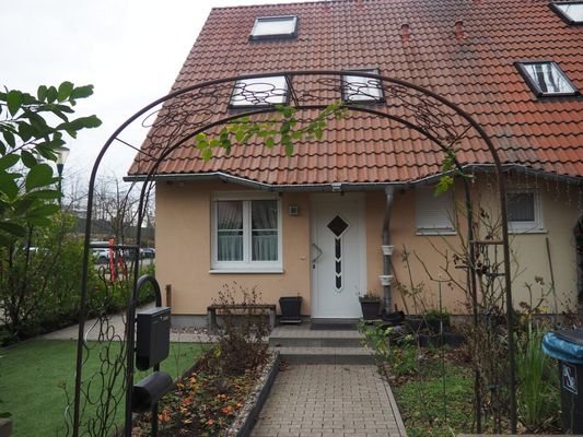 1.4-Haus-Aussenansicht_d.jpg