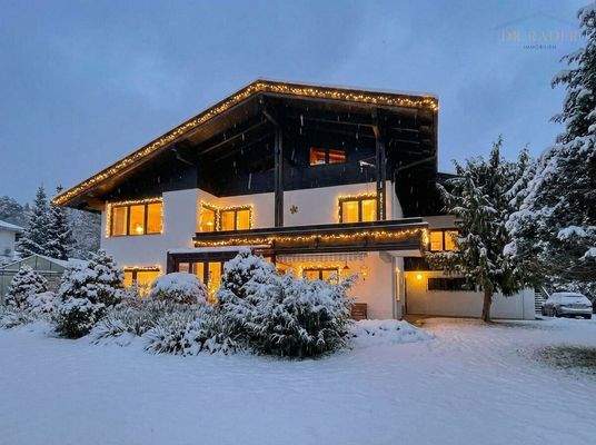 Hausansicht Süd im Winter