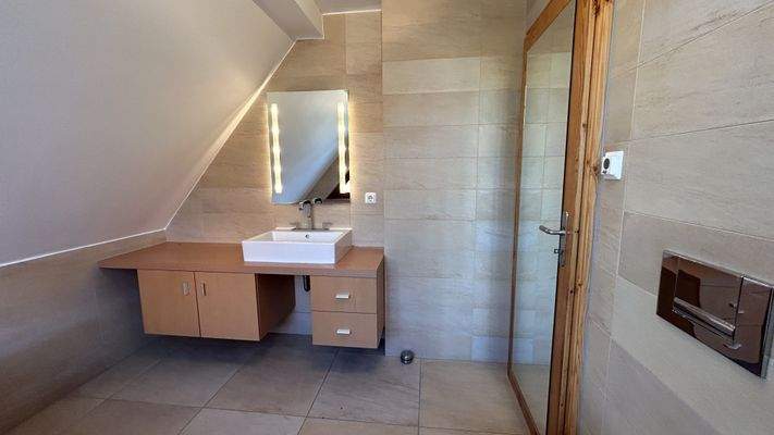 Badezimmer Vorderhaus