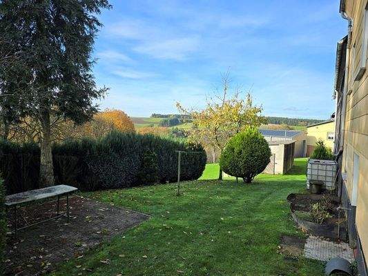 Terrasse hinter dem Haus