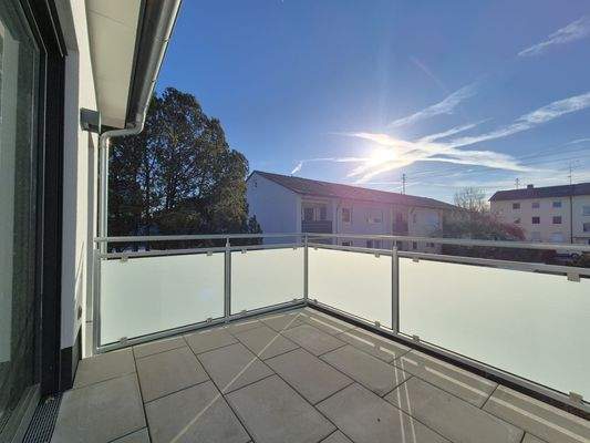sehr großer Balkon