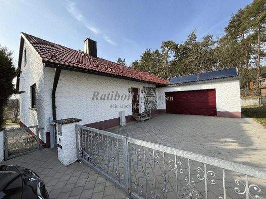 Frontansicht mit Garage