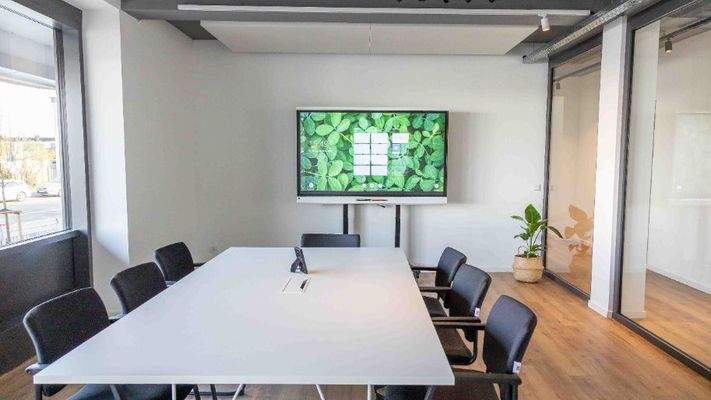 2 zubuchbare Besprecher im EG