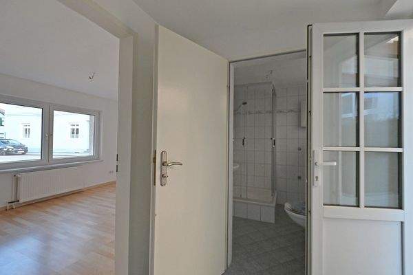 Bad und Gartenzugang