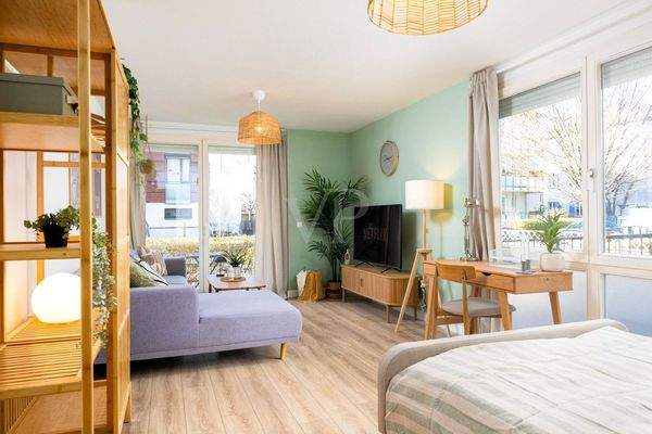 Raumüberblick Wohn- und Schlafzimmer