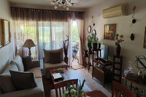 Kreta, Pirgos Psilonerou: Schönes Haus in toller Anlage in Strandlage zu verkaufen