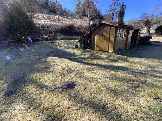Grundstück mit Gartenhaus