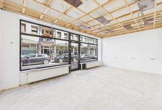 lichtdurchfluteter Wohnbereich