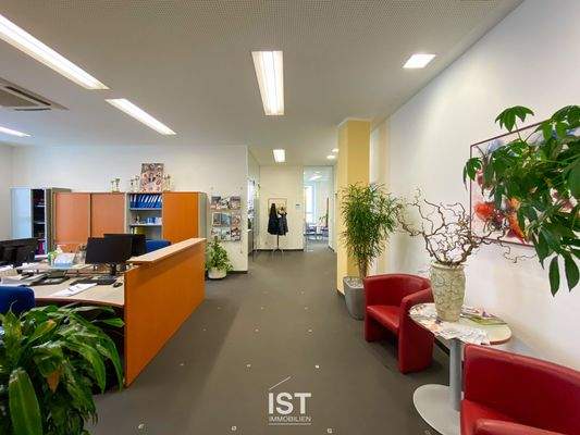 Empfangsbereich OG.jpg