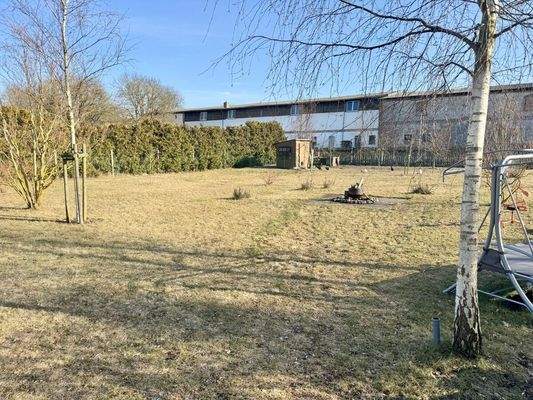 Grundstück mit Hühnerstall