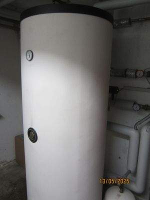 02-641 Gewerbetrakt, Wasserboiler.JPG