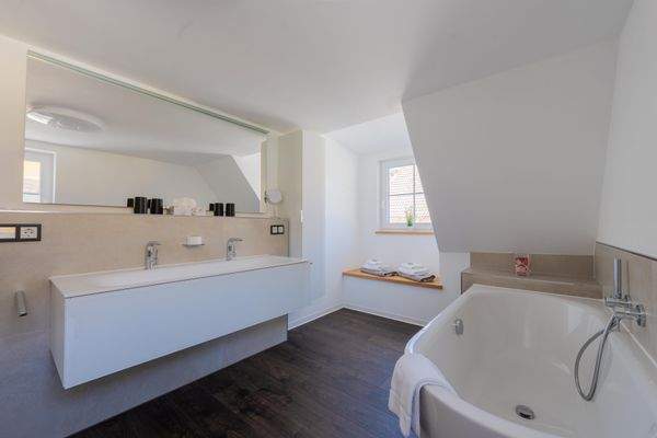 Badezimmer OG Ansicht 2