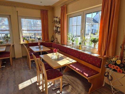 Hauptgastraum Café.jpg