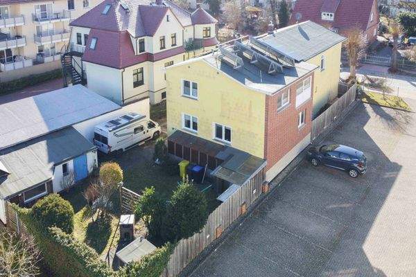 Giebel mit Grundstück