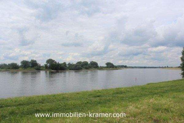 Nur ein paar Schritte bis zur Elbe