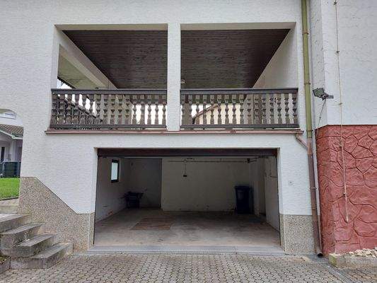 Garage mit Kellerzugang