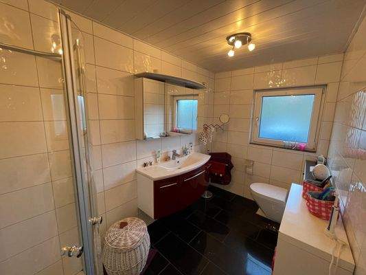 Badezimmer im Erdgeschoss