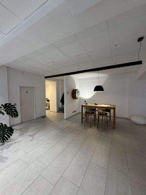 Büro-/Gewerbeeinheit