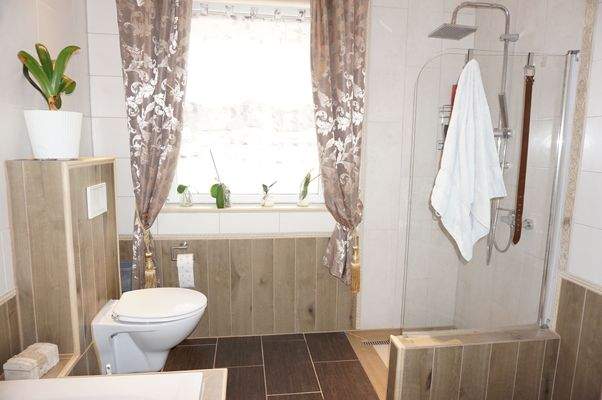 Badezimmer1_Whg 1.JPG