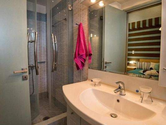 Kreta, Roussospiti: Einzigartige Villa mit separatem Apartment auf großem Grundstück mit Pool zu verkaufen