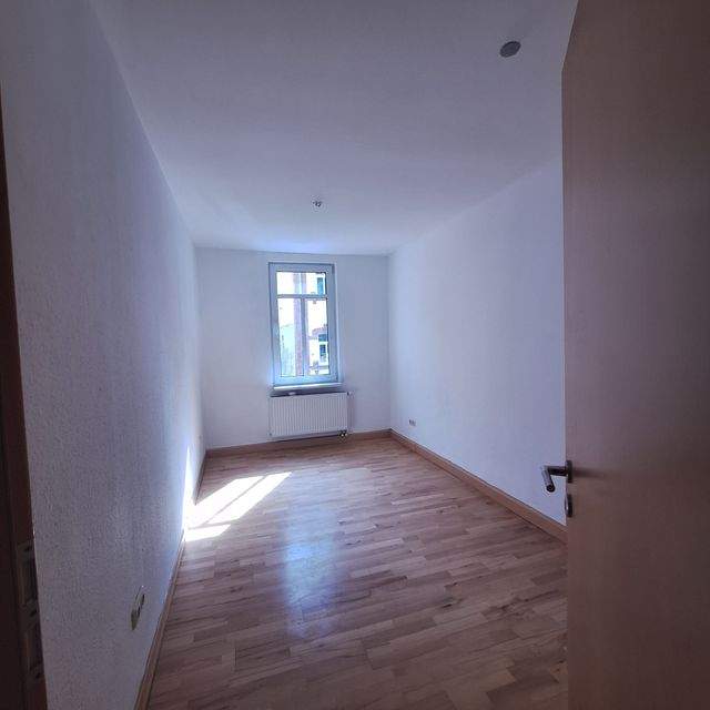Charmante 2-Raum-Wohnung im Erdgeschoss mit grünem Innenhof - beliebte Lage nahe der Saale - Foto 5