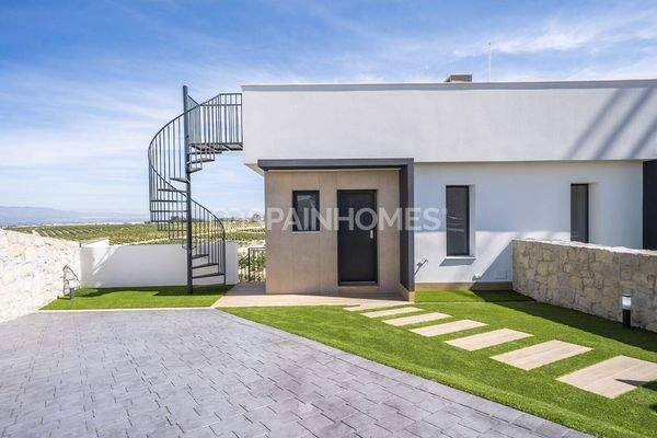 Elegant Golf Villas with Pool in Algorfa La Finca
