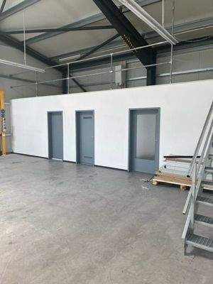 Hallenbau Geschäftsfläche  Lager gross 11.jpg
