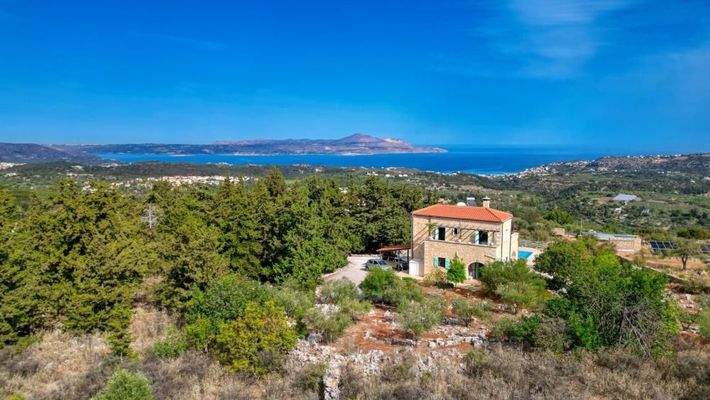 Kreta, Vamos: Möblierte Steinvilla mit Panoramablick auf Meer und Berge zu verkaufen